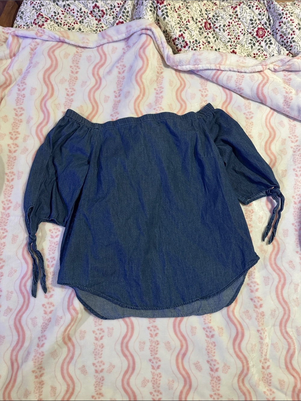 Faded Glory Blue Chambray Top
